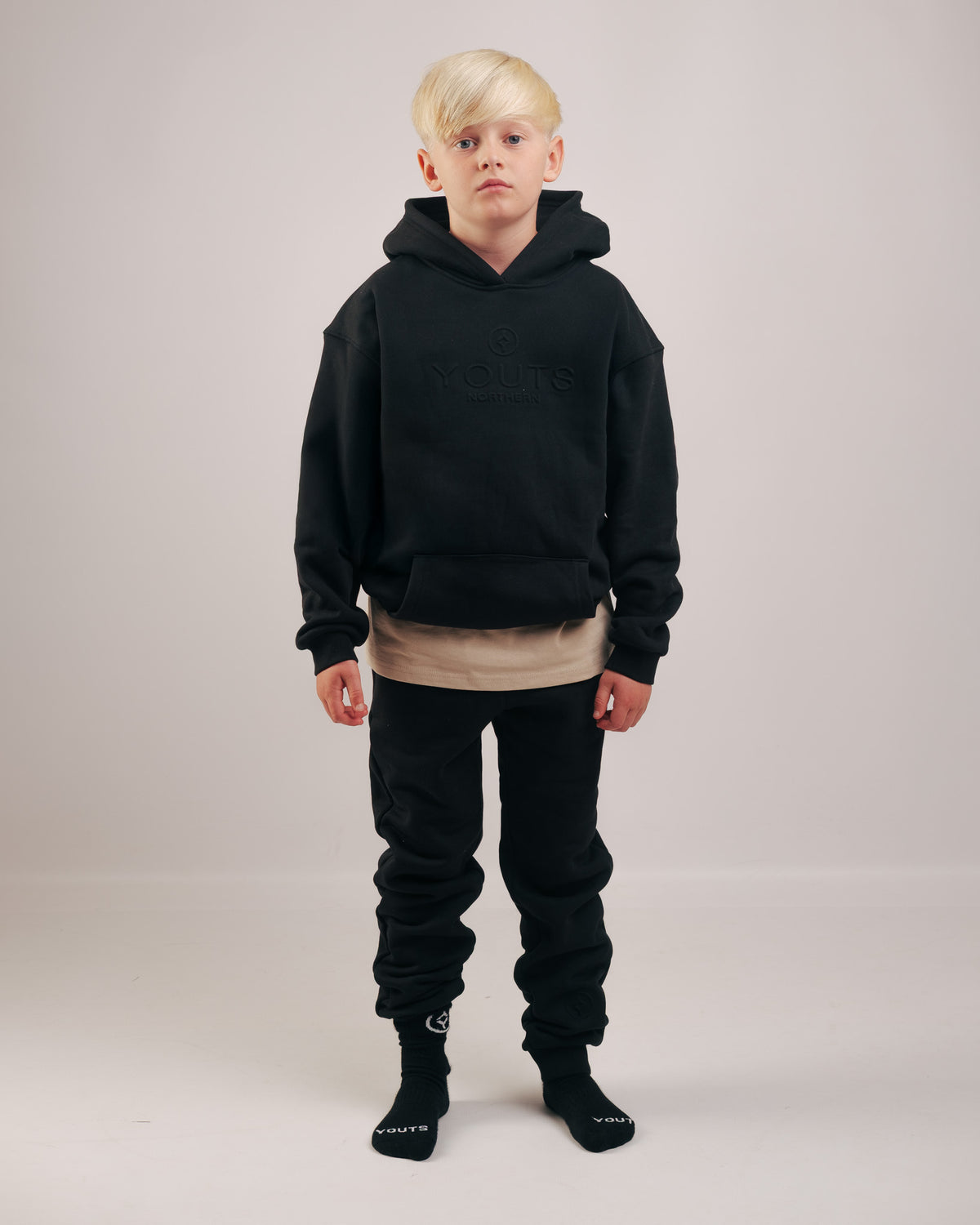 YOUTS  Premium Hoodie in Black