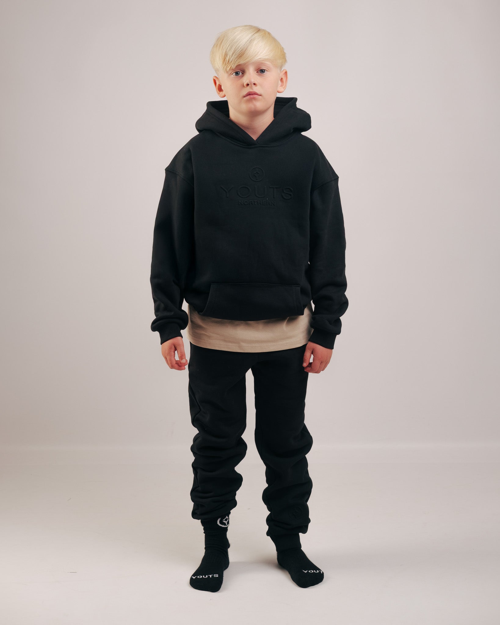 YOUTS  Premium Hoodie in Black
