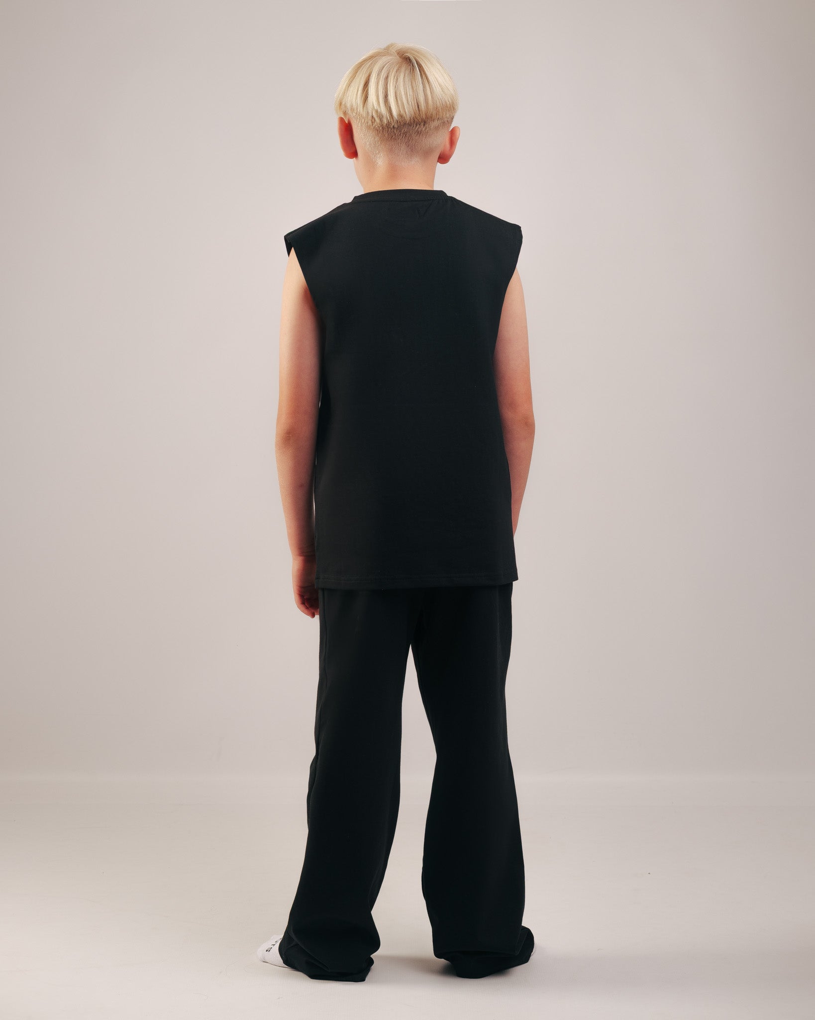 YOUTS Boys Lounge Set in Black