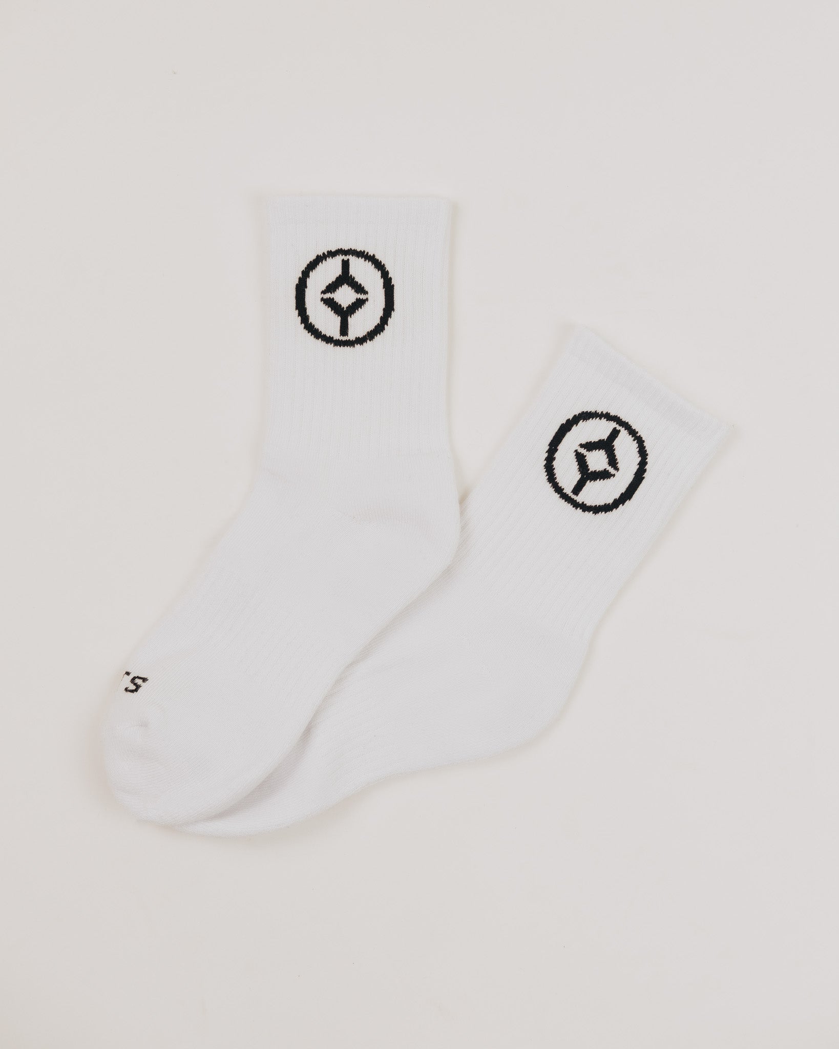 YOUTS White Crew Socks