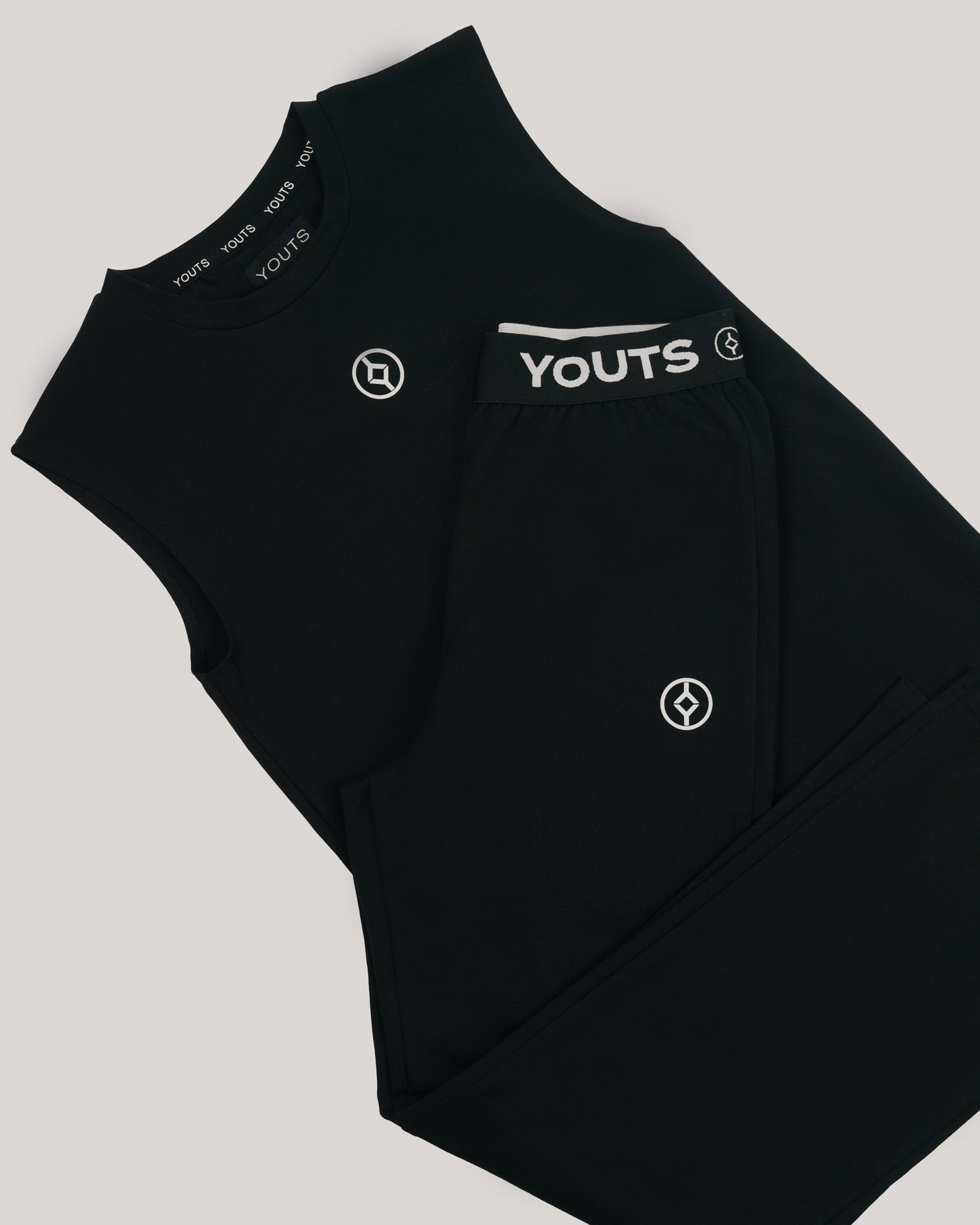 YOUTS Boys Lounge Set in Black